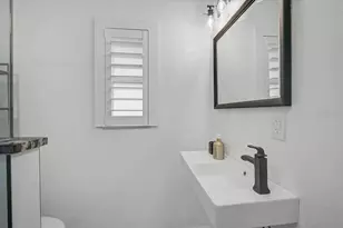 2347 Tangerine Dr, Sarasota, FL 34239 - Photo 17