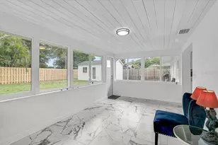 2347 Tangerine Dr, Sarasota, FL 34239 - Photo 23
