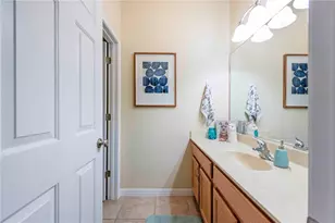 3698 Parkridge Cir, Sarasota, FL 34243 - Photo 15