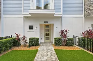 516 Laurel Pk Dr, Sarasota, FL 34236 - Photo 1