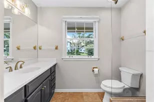 1585 South Dr, Sarasota, FL 34239 - Photo 23