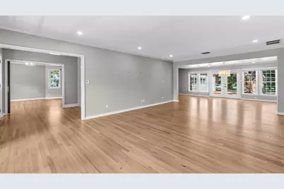 1585 South Drive, Sarasota, FL 34239 - Photo 9