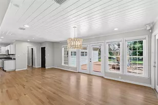 1585 South Dr, Sarasota, FL 34239 - Photo 21