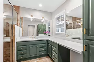 1585 South Dr, Sarasota, FL 34239 - Photo 25