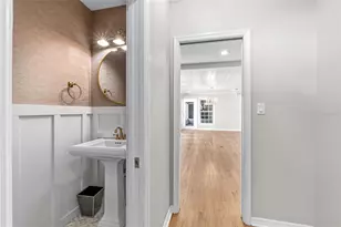 1585 South Dr, Sarasota, FL 34239 - Photo 29