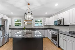 1585 South Dr, Sarasota, FL 34239 - Photo 15