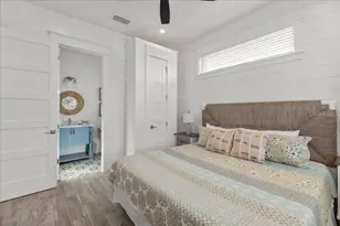 239 S Harbor Dr, Holmes Beach, FL 34217 - Photo 23