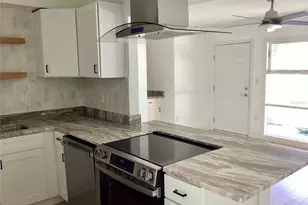 2370 Bahia Vista St, Sarasota, FL 34239 - Photo 9