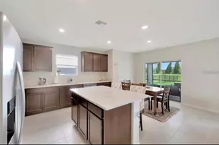 9079 Royal River Cir, Parrish, FL 34219 - Photo 7