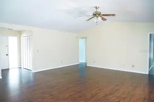 5726 Timberlake Dr, Sarasota, FL 34243 - Photo 7