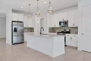 8177 Sternway Rd, Sarasota, FL 34240 - Photo 11