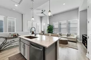 2313 Lindstrom St, Sarasota, FL 34237 - Photo 13