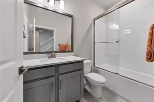 2313 Lindstrom St, Sarasota, FL 34237 - Photo 9