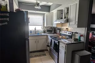 1854 Debbie St, Sarasota, FL 34231 - Photo 3