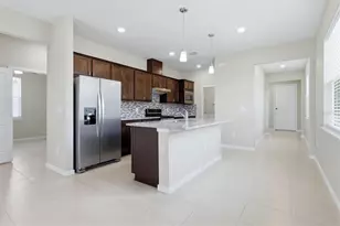 8610 Backshore Ln, Parrish, FL 34219 - Photo 5