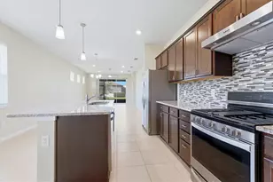8610 Backshore Ln, Parrish, FL 34219 - Photo 9