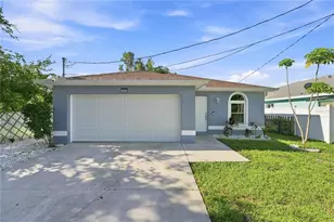 2060 6th St, Sarasota, FL 34237 - Photo 1