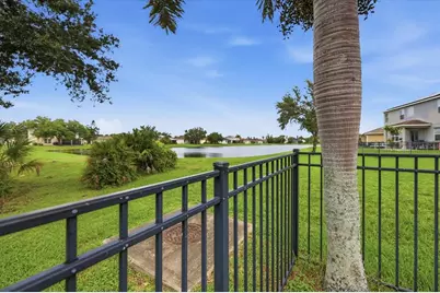 305 65th Avenue E, Bradenton, FL 34203 - Photo 35