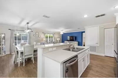 305 65th Avenue E, Bradenton, FL 34203 - Photo 9