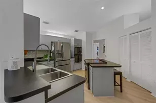 6104 Nicole Dr, Sarasota, FL 34243 - Photo 19
