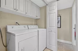 1200 E Peppertree Ln, Sarasota, FL 34242 - Photo 17