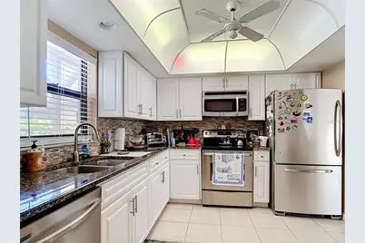 1759 Lake Place #1759B, Venice, FL 34293 - Photo 5