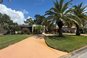 5541 Cape Aqua Dr, Sarasota, FL 34242 - Photo 9