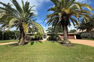 5541 Cape Aqua Dr, Sarasota, FL 34242 - Photo 7