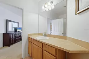 8325 38th St Cir E, Sarasota, FL 34243 - Photo 19