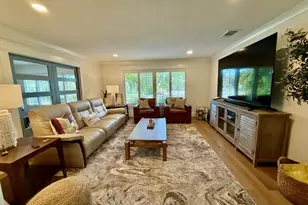 1833 Pandora Dr, Sarasota, FL 34231 - Photo 5