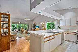 4481 Ascot Cir N, Sarasota, FL 34235 - Photo 3