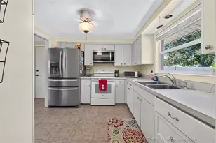 3141 Regatta Cir, Sarasota, FL 34231 - Photo 7