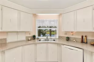 106 King Arthur Dr, Nokomis, FL 34275 - Photo 15