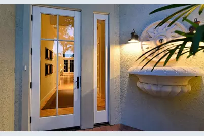 1080 Seagrove Lane #CH2, Sarasota, FL 34242 - Photo 3