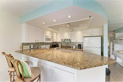 600 Manatee Avenue #226, Holmes Beach, FL 34217 - Photo 13