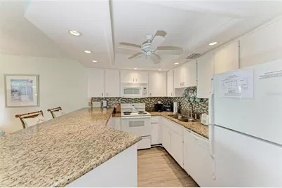 600 Manatee Avenue #226, Holmes Beach, FL 34217 - Photo 15