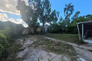 1222 17th St W, Bradenton, FL 34205 - Photo 5