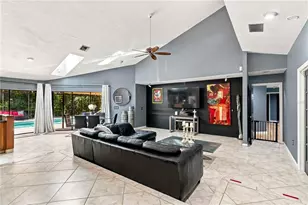 902 Drakeswood Ct, Sarasota, FL 34232 - Photo 13