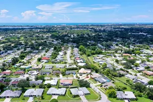 6906 Curtiss Ave, Sarasota, FL 34231 - Photo 39