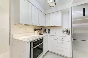 2121 Wood St, Sarasota, FL 34237 - Photo 9