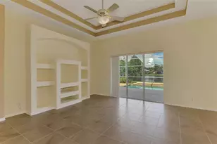 6721 Carlyle Ln, Sarasota, FL 34243 - Photo 9