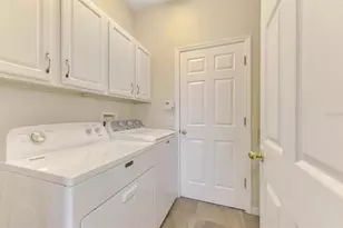 6721 Carlyle Ln, Sarasota, FL 34243 - Photo 21