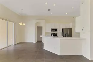 6721 Carlyle Ln, Sarasota, FL 34243 - Photo 13