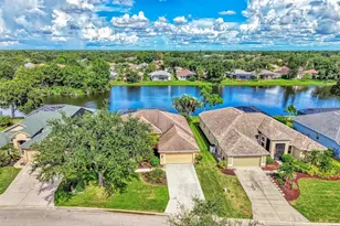 6721 Carlyle Ln, Sarasota, FL 34243 - Photo 5