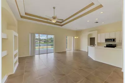 6721 Carlyle Lane, Sarasota, FL 34243 - Photo 7