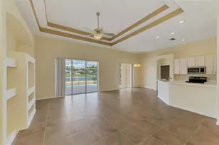 6721 Carlyle Ln, Sarasota, FL 34243 - Photo 7