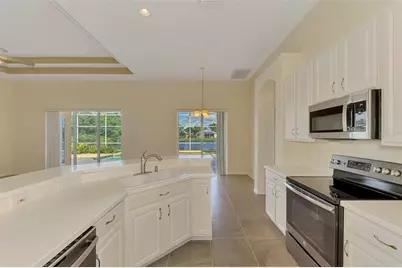 6721 Carlyle Lane, Sarasota, FL 34243 - Photo 19