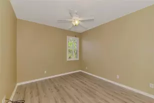 6721 Carlyle Ln, Sarasota, FL 34243 - Photo 31