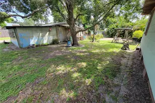 900 Bokhara Pl, Sarasota, FL 34232 - Photo 11