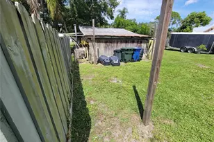 900 Bokhara Pl, Sarasota, FL 34232 - Photo 17